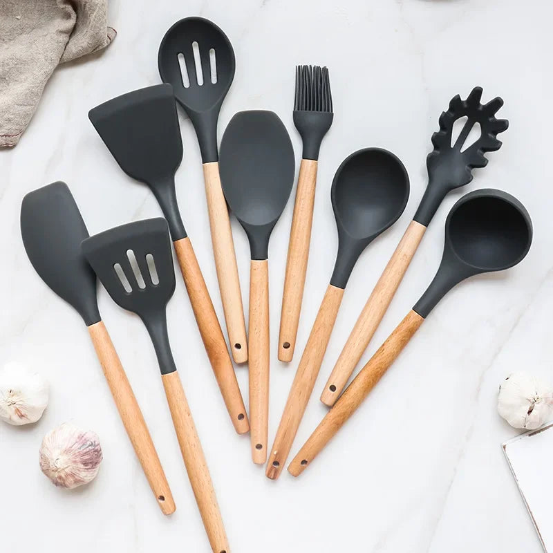 Kit de Utensílios de Cozinha de Silicone 12 Peças - Utensílios Antiaderentes, Espátula, Pá, Batedores de Ovo, Com Cabo de Madeira